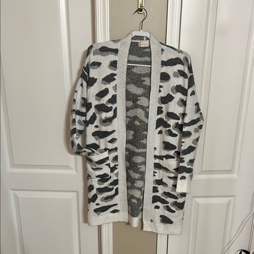 Altar'd State Black and Gray Patterned Cardigan